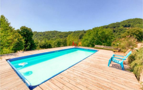 Nice home in St Laurent d'Olt with Outdoor swimming pool, WiFi and 2 Bedrooms